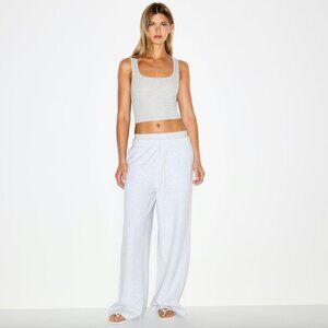 SKIMS Cotton Blend Fleece Exposed Boxer Pants in Light Heather Grey Size Medium